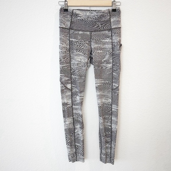 lululemon athletica Pants - Lululemon- Fast & Free 7/8 Tight II *Nulux 25” - Size 6